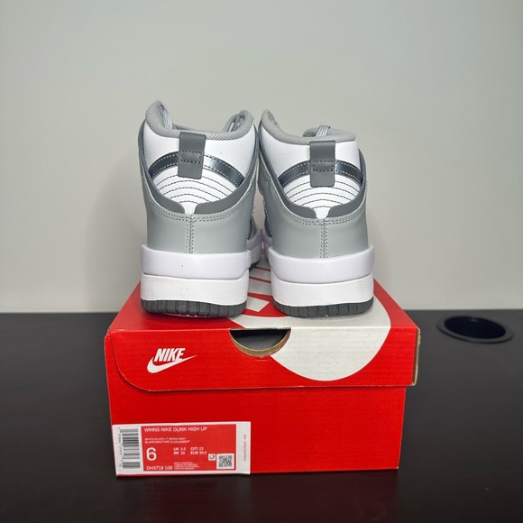 New Nike WMNS Dunk High UP Light Smoke Grey DH3718-106 Size:6 - Picture 4 of 10